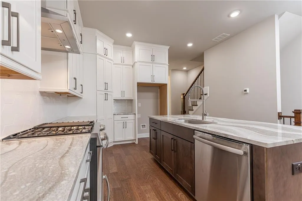 4351 Parkside Place Unit 5, Sandy Springs, Georgia 30342, 3 Bedrooms Bedrooms, ,3 BathroomsBathrooms,Residential,Sold,4351 Parkside Place Unit 5,6604809