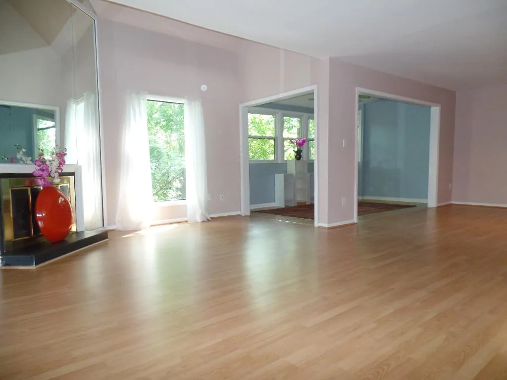 13 Forrest Place Unit 13, Sandy Springs, Georgia 30328, 3 Bedrooms Bedrooms, ,3 BathroomsBathrooms,Residential,Sold,13 Forrest Place Unit 13,5583026