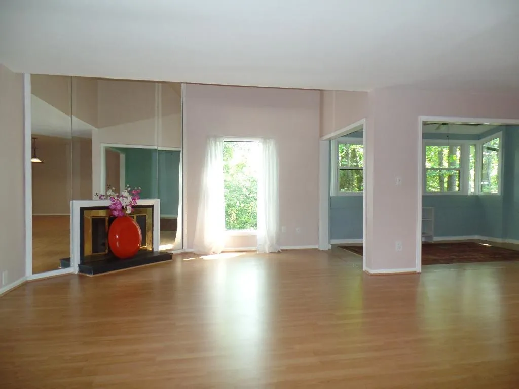 13 Forrest Place Unit 13, Sandy Springs, Georgia 30328, 3 Bedrooms Bedrooms, ,3 BathroomsBathrooms,Residential,Sold,13 Forrest Place Unit 13,5583026