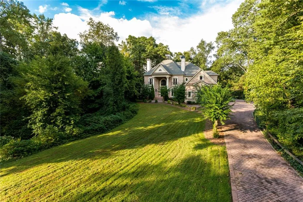 500 Tara Trail, Atlanta, Georgia 30327, 6 Bedrooms Bedrooms, ,6 BathroomsBathrooms,Residential,Sold,500 Tara Trail,6091223