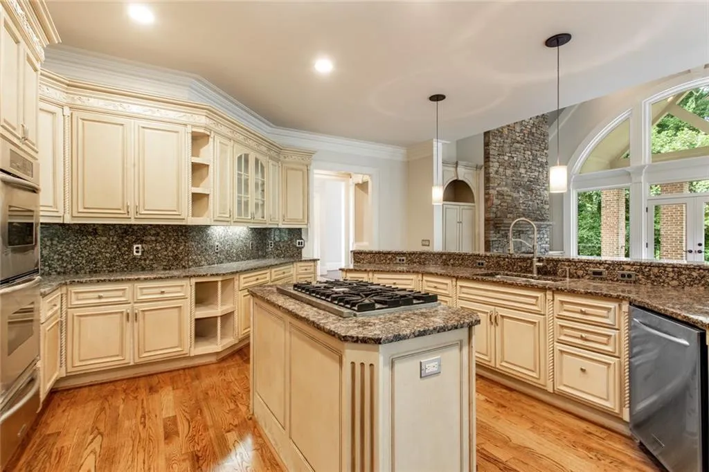 500 Tara Trail, Atlanta, Georgia 30327, 6 Bedrooms Bedrooms, ,6 BathroomsBathrooms,Residential,Sold,500 Tara Trail,6091223