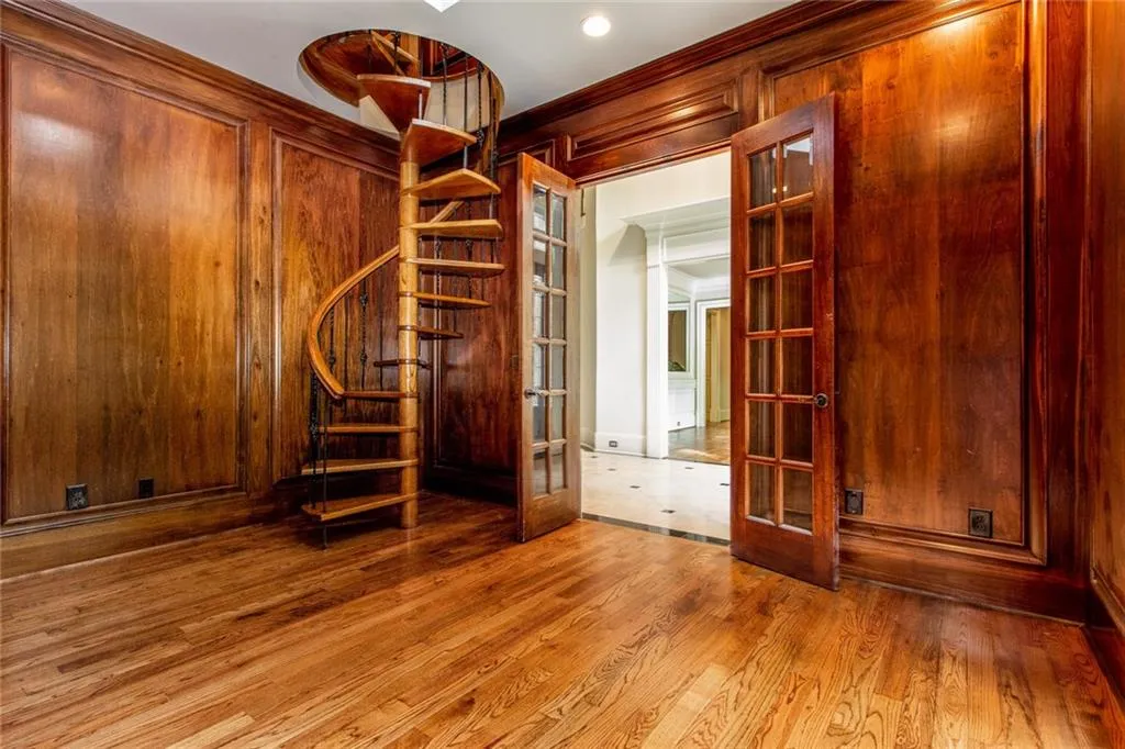500 Tara Trail, Atlanta, Georgia 30327, 6 Bedrooms Bedrooms, ,6 BathroomsBathrooms,Residential,Sold,500 Tara Trail,6091223