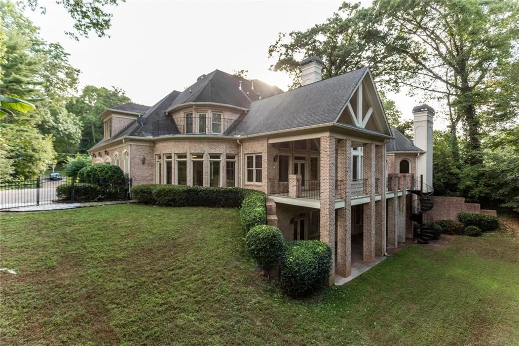500 Tara Trail, Atlanta, Georgia 30327, 6 Bedrooms Bedrooms, ,6 BathroomsBathrooms,Residential,Sold,500 Tara Trail,6091223