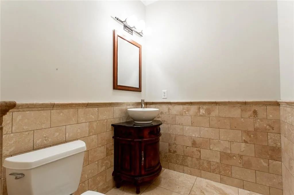 500 Tara Trail, Atlanta, Georgia 30327, 6 Bedrooms Bedrooms, ,6 BathroomsBathrooms,Residential,Sold,500 Tara Trail,6091223