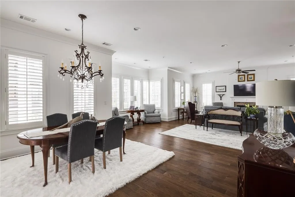 6500 Aria Village Drive, Sandy Springs, Georgia 30328, 3 Bedrooms Bedrooms, ,3 BathroomsBathrooms,Residential,Sold,6500 Aria Village Drive,6947873