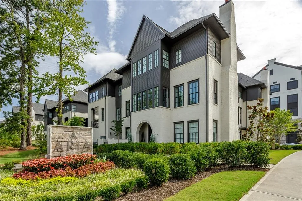 6500 Aria Village Drive, Sandy Springs, Georgia 30328, 3 Bedrooms Bedrooms, ,3 BathroomsBathrooms,Residential,Sold,6500 Aria Village Drive,6947873