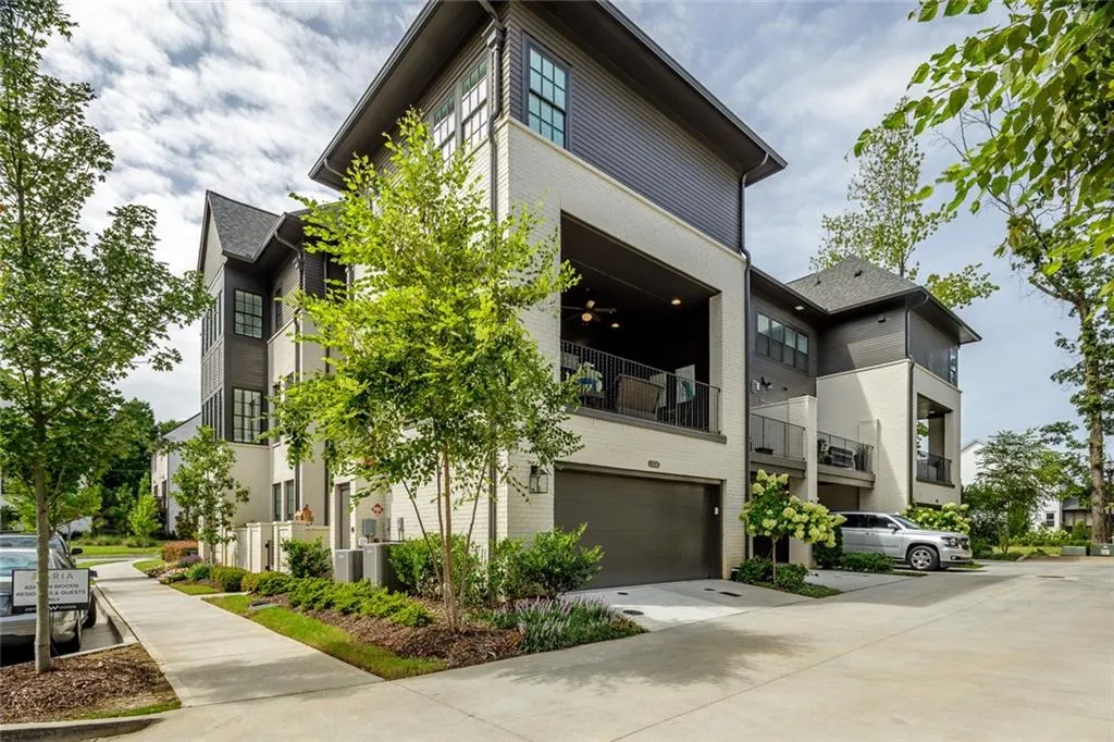 6500 Aria Village Drive, Sandy Springs, Georgia 30328, 3 Bedrooms Bedrooms, ,3 BathroomsBathrooms,Residential,Sold,6500 Aria Village Drive,6947873
