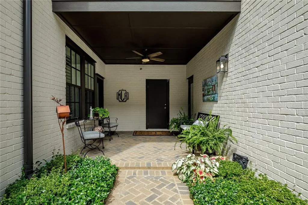 6500 Aria Village Drive, Sandy Springs, Georgia 30328, 3 Bedrooms Bedrooms, ,3 BathroomsBathrooms,Residential,Sold,6500 Aria Village Drive,6947873