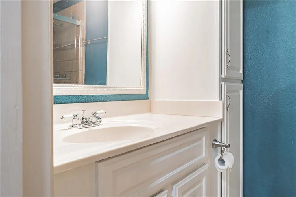 710 Barrington Hills Drive, Sandy Springs, Georgia 30350, 2 Bedrooms Bedrooms, ,2 BathroomsBathrooms,Residential,Sold,710 Barrington Hills Drive,7037774