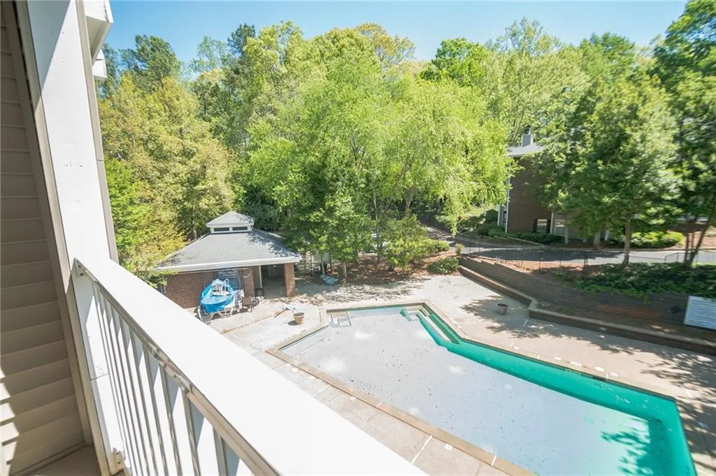 710 Barrington Hills Drive, Sandy Springs, Georgia 30350, 2 Bedrooms Bedrooms, ,2 BathroomsBathrooms,Residential,Sold,710 Barrington Hills Drive,7037774