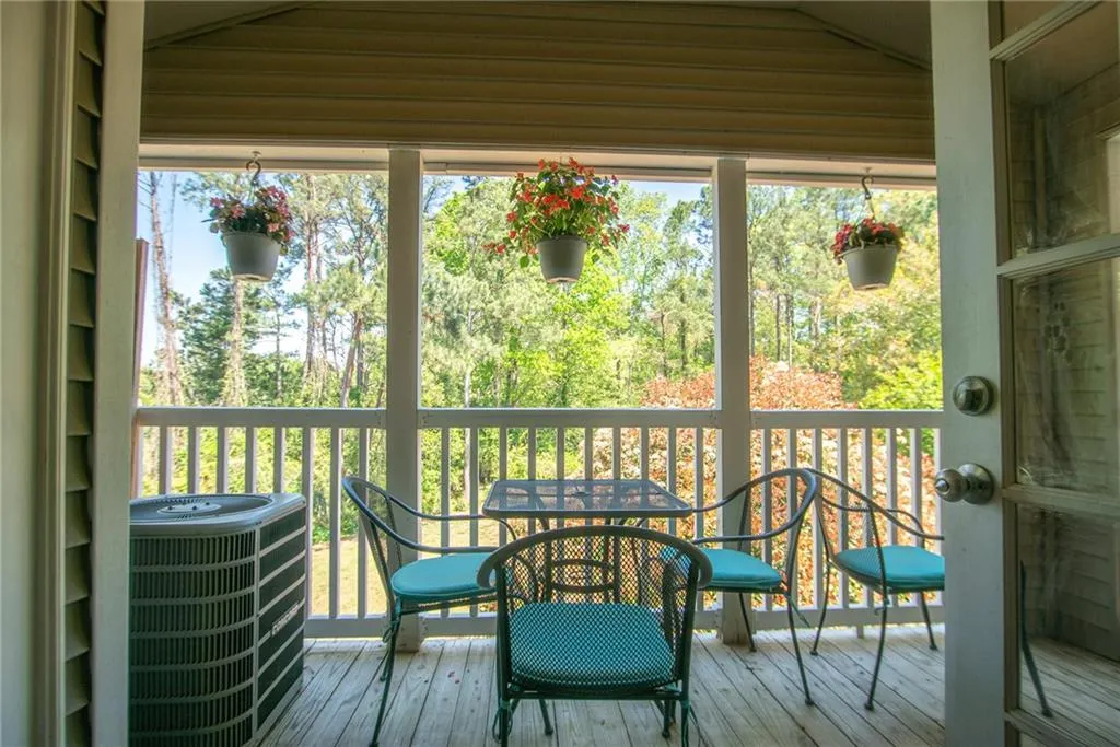 710 Barrington Hills Drive, Sandy Springs, Georgia 30350, 2 Bedrooms Bedrooms, ,2 BathroomsBathrooms,Residential,Sold,710 Barrington Hills Drive,7037774
