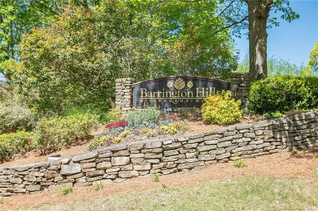 710 Barrington Hills Drive, Sandy Springs, Georgia 30350, 2 Bedrooms Bedrooms, ,2 BathroomsBathrooms,Residential,Sold,710 Barrington Hills Drive,7037774