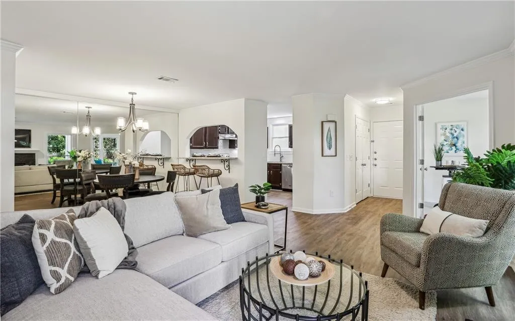 908 Hollyfax Circle, Sandy Springs, Georgia 30328, 2 Bedrooms Bedrooms, ,2 BathroomsBathrooms,Residential,Sold,908 Hollyfax Circle,7559426