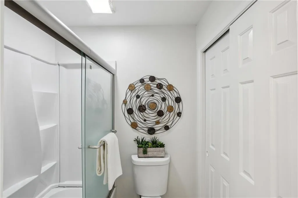 908 Hollyfax Circle, Sandy Springs, Georgia 30328, 2 Bedrooms Bedrooms, ,2 BathroomsBathrooms,Residential,Sold,908 Hollyfax Circle,7559426