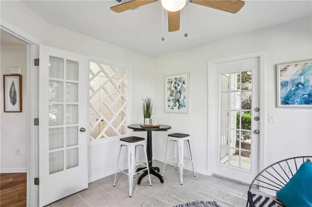 908 Hollyfax Circle, Sandy Springs, Georgia 30328, 2 Bedrooms Bedrooms, ,2 BathroomsBathrooms,Residential,Sold,908 Hollyfax Circle,7559426