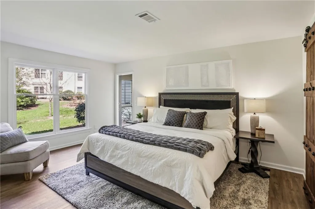 908 Hollyfax Circle, Sandy Springs, Georgia 30328, 2 Bedrooms Bedrooms, ,2 BathroomsBathrooms,Residential,Sold,908 Hollyfax Circle,7559426