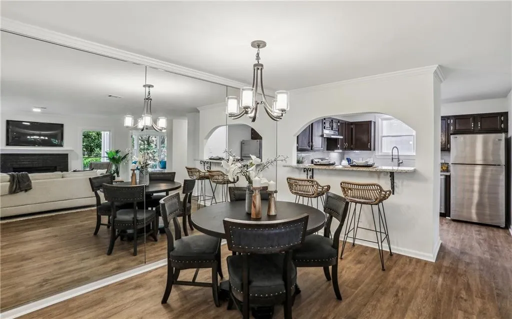 908 Hollyfax Circle, Sandy Springs, Georgia 30328, 2 Bedrooms Bedrooms, ,2 BathroomsBathrooms,Residential,Sold,908 Hollyfax Circle,7559426