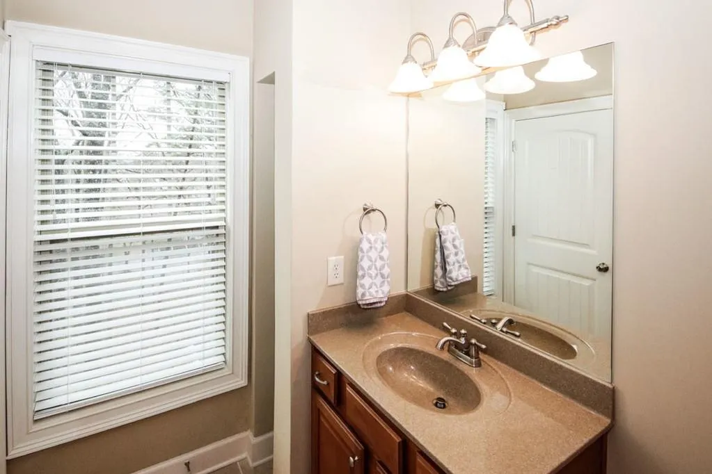 968 Telfair Close, Sandy Springs, Georgia 30350, 3 Bedrooms Bedrooms, ,3 BathroomsBathrooms,Residential,Sold,968 Telfair Close,6687957