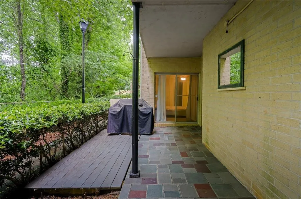 Georgia 30342, ,2 BathroomsBathrooms,Residential,Sold,6015550