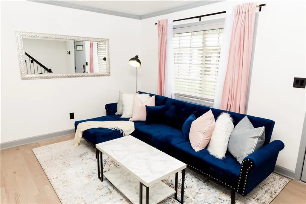 6940 Roswell Road Unit 18b, Atlanta, Georgia 30328, 1 Bedroom Bedrooms, ,1 BathroomBathrooms,Residential,Sold,6940 Roswell Road Unit 18b,6575242