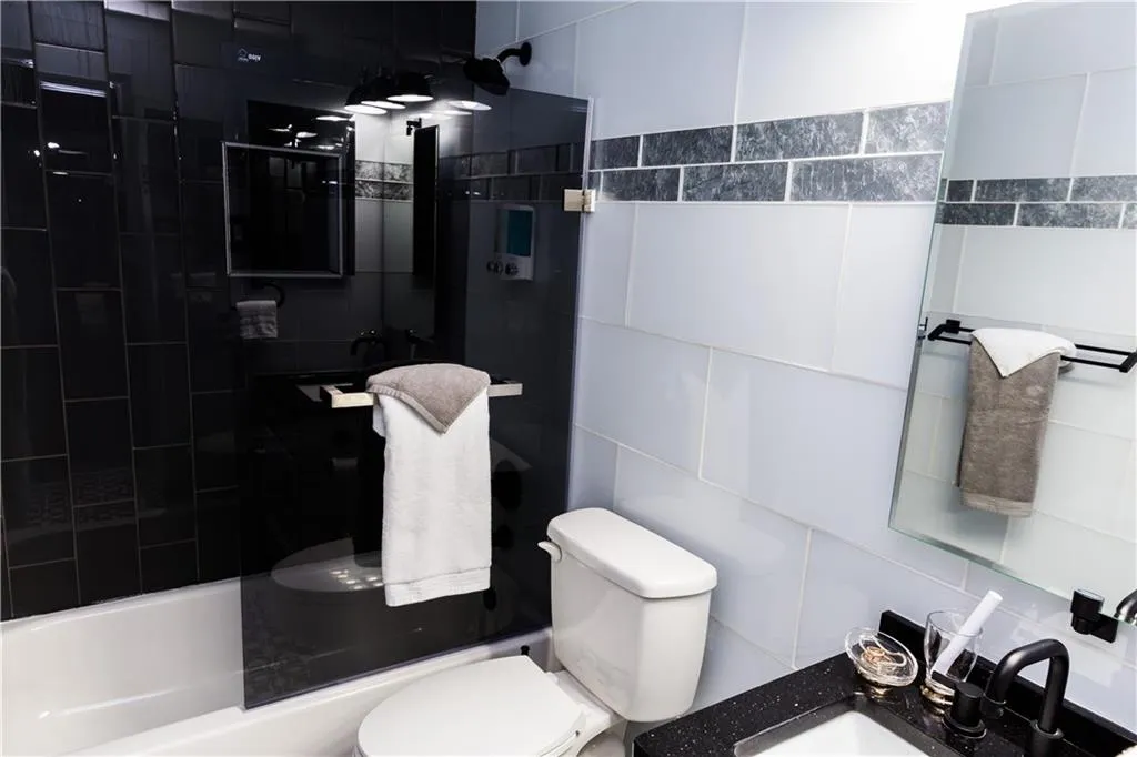 6940 Roswell Road Unit 18b, Atlanta, Georgia 30328, 1 Bedroom Bedrooms, ,1 BathroomBathrooms,Residential,Sold,6940 Roswell Road Unit 18b,6575242