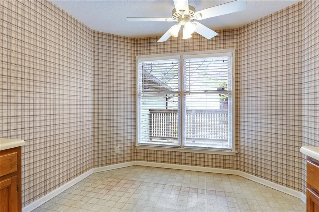 402 Garden Court Unit 402, Sandy Springs, Georgia 30328, 3 Bedrooms Bedrooms, ,2 BathroomsBathrooms,Residential,Sold,402 Garden Court Unit 402,5824135