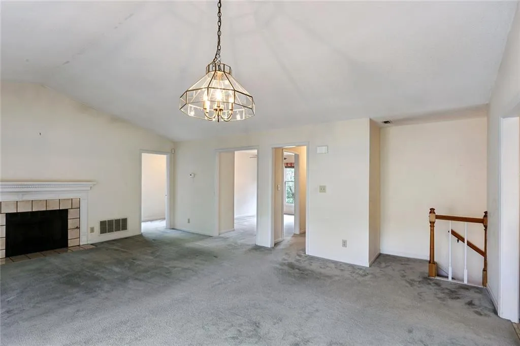 402 Garden Court Unit 402, Sandy Springs, Georgia 30328, 3 Bedrooms Bedrooms, ,2 BathroomsBathrooms,Residential,Sold,402 Garden Court Unit 402,5824135
