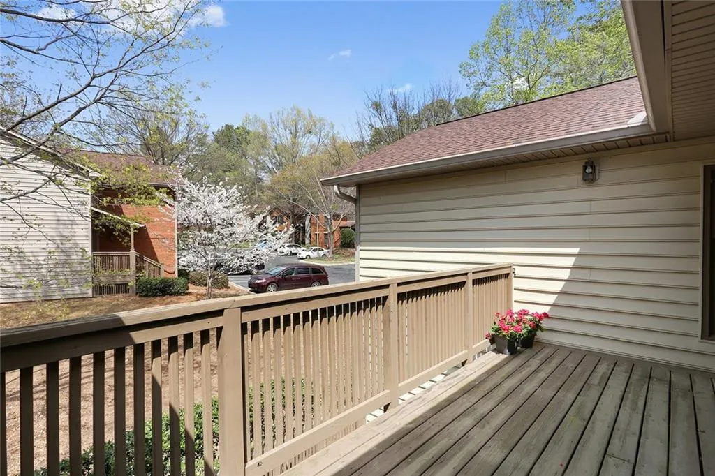 402 Garden Court Unit 402, Sandy Springs, Georgia 30328, 3 Bedrooms Bedrooms, ,2 BathroomsBathrooms,Residential,Sold,402 Garden Court Unit 402,5824135