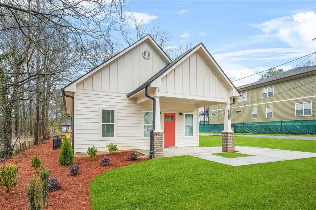 395 W Lake Avenue Nw, Atlanta, Georgia 30318, 2 Bedrooms Bedrooms, ,2 BathroomsBathrooms,Residential,Sold,395 W Lake Avenue Nw,7528352