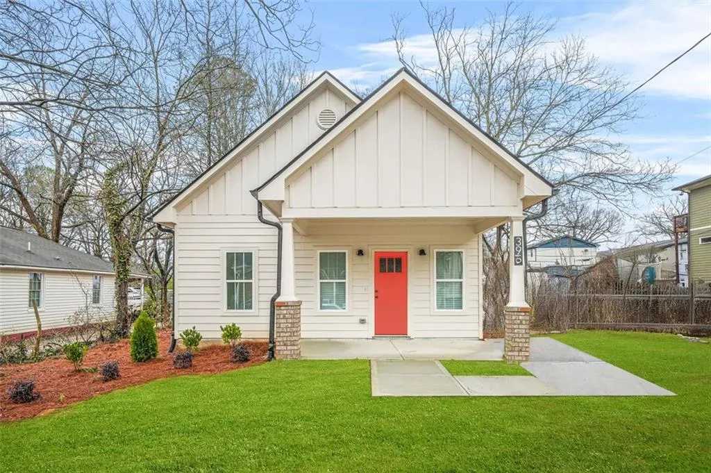 395 W Lake Avenue Nw, Atlanta, Georgia 30318, 2 Bedrooms Bedrooms, ,2 BathroomsBathrooms,Residential,Sold,395 W Lake Avenue Nw,7528352