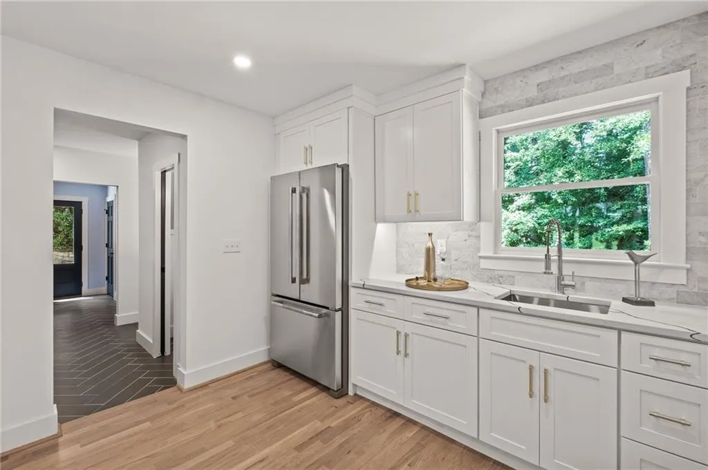 6266 Mountain Brook Way, Atlanta, Georgia 30328, 6 Bedrooms Bedrooms, ,6 BathroomsBathrooms,Residential,Sold,6266 Mountain Brook Way,7225080