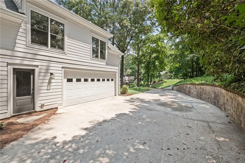 6266 Mountain Brook Way, Atlanta, Georgia 30328, 6 Bedrooms Bedrooms, ,6 BathroomsBathrooms,Residential,Sold,6266 Mountain Brook Way,7225080