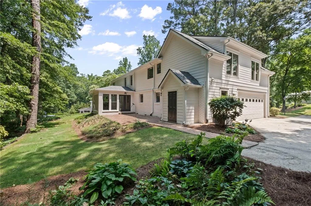 6266 Mountain Brook Way, Atlanta, Georgia 30328, 6 Bedrooms Bedrooms, ,6 BathroomsBathrooms,Residential,Sold,6266 Mountain Brook Way,7225080