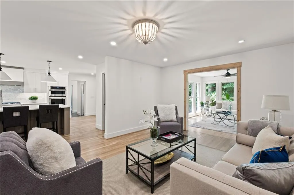 6266 Mountain Brook Way, Atlanta, Georgia 30328, 6 Bedrooms Bedrooms, ,6 BathroomsBathrooms,Residential,Sold,6266 Mountain Brook Way,7225080