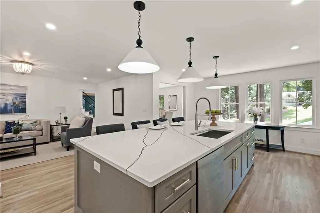 6266 Mountain Brook Way, Atlanta, Georgia 30328, 6 Bedrooms Bedrooms, ,6 BathroomsBathrooms,Residential,Sold,6266 Mountain Brook Way,7225080