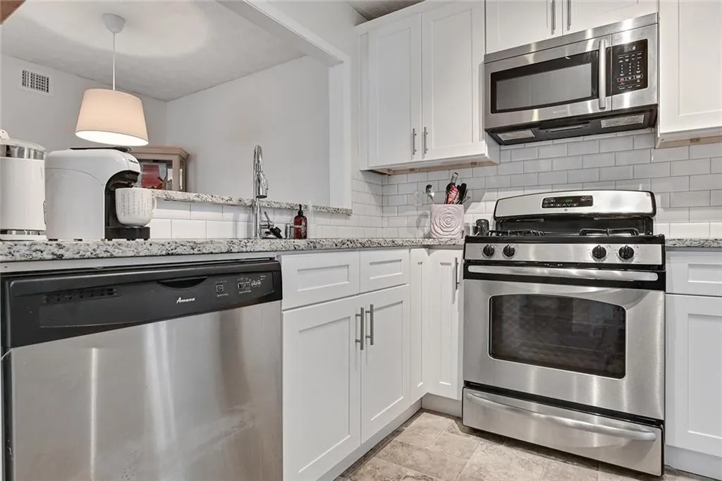 105 River Run Drive Unit 105, Atlanta, Georgia 30350, 1 Bedroom Bedrooms, ,1 BathroomBathrooms,Residential,Sold,105 River Run Drive Unit 105,6734425