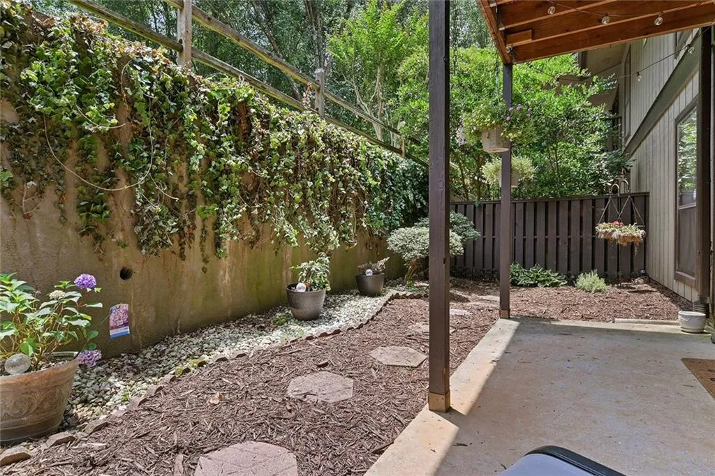 105 River Run Drive Unit 105, Atlanta, Georgia 30350, 1 Bedroom Bedrooms, ,1 BathroomBathrooms,Residential,Sold,105 River Run Drive Unit 105,6734425