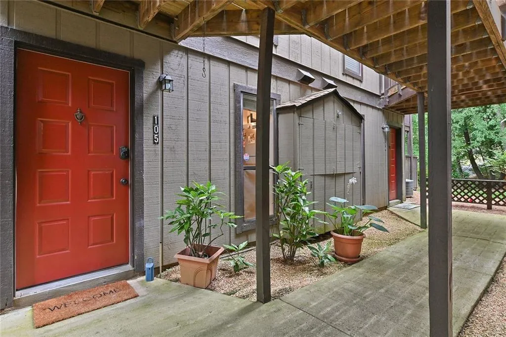 105 River Run Drive Unit 105, Atlanta, Georgia 30350, 1 Bedroom Bedrooms, ,1 BathroomBathrooms,Residential,Sold,105 River Run Drive Unit 105,6734425