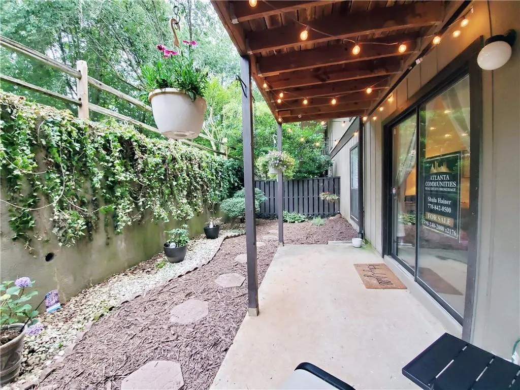 105 River Run Drive Unit 105, Atlanta, Georgia 30350, 1 Bedroom Bedrooms, ,1 BathroomBathrooms,Residential,Sold,105 River Run Drive Unit 105,6734425