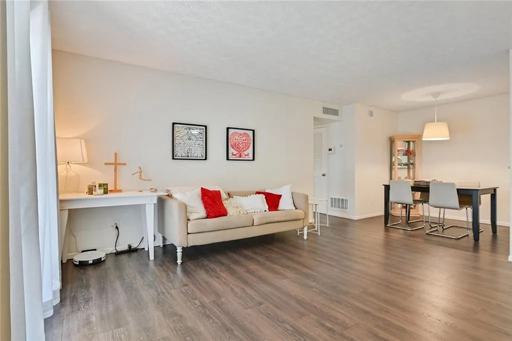 105 River Run Drive Unit 105, Atlanta, Georgia 30350, 1 Bedroom Bedrooms, ,1 BathroomBathrooms,Residential,Sold,105 River Run Drive Unit 105,6734425