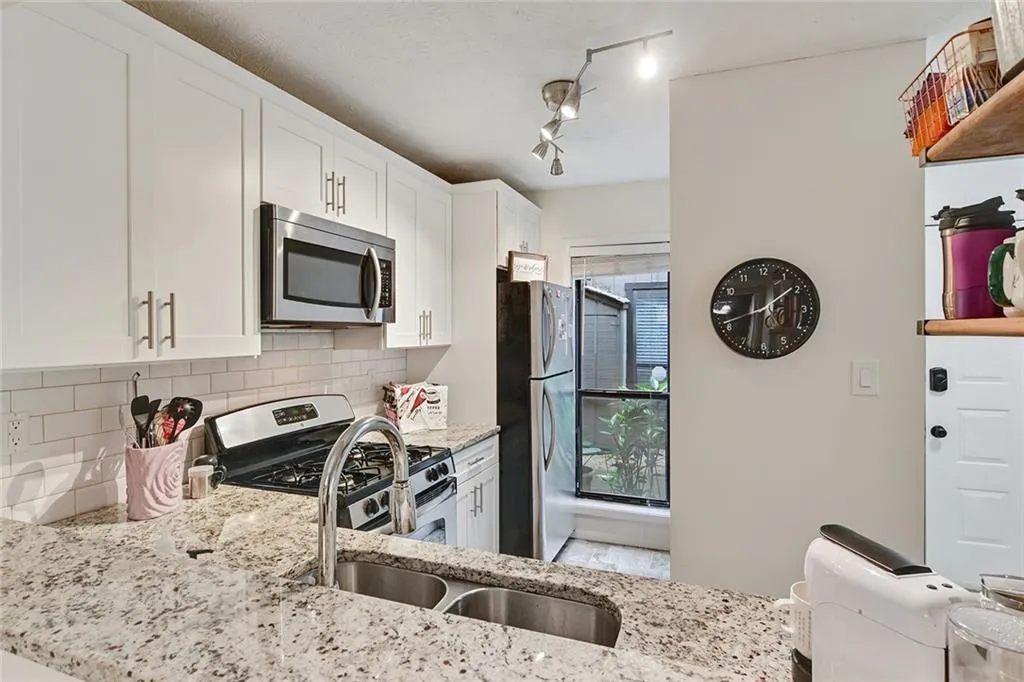105 River Run Drive Unit 105, Atlanta, Georgia 30350, 1 Bedroom Bedrooms, ,1 BathroomBathrooms,Residential,Sold,105 River Run Drive Unit 105,6734425