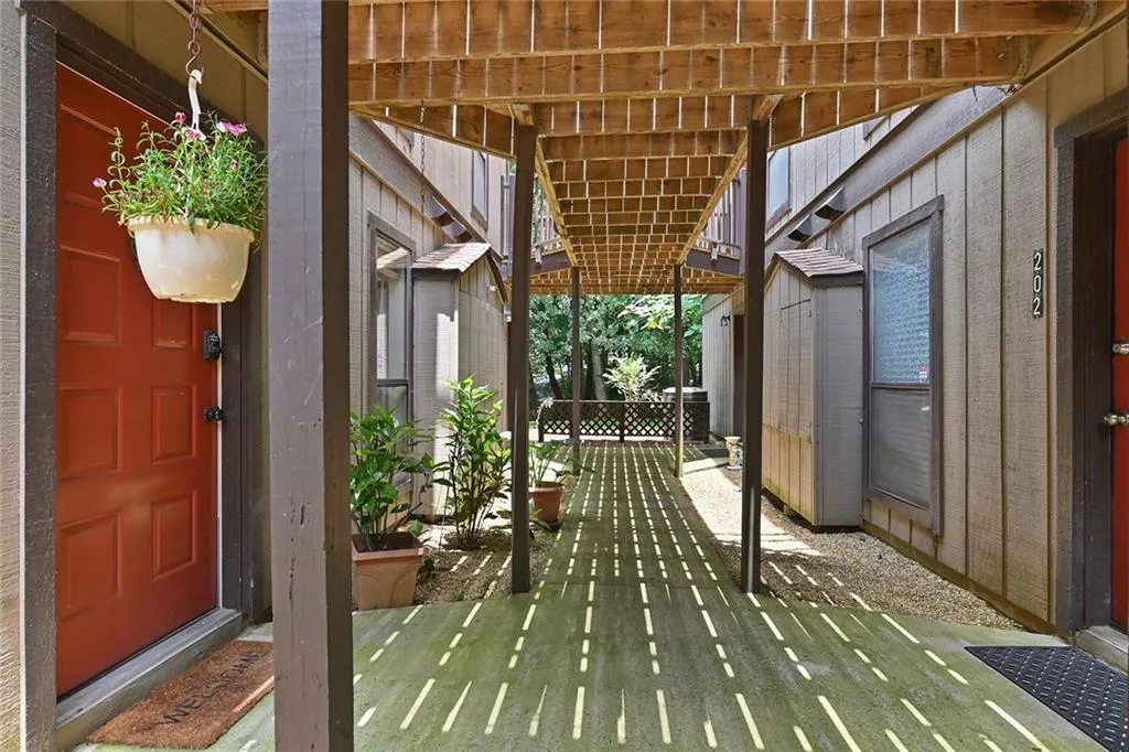 105 River Run Drive Unit 105, Atlanta, Georgia 30350, 1 Bedroom Bedrooms, ,1 BathroomBathrooms,Residential,Sold,105 River Run Drive Unit 105,6734425