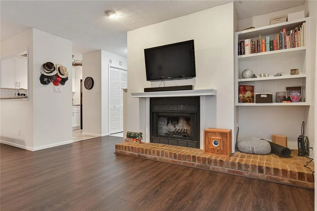 105 River Run Drive Unit 105, Atlanta, Georgia 30350, 1 Bedroom Bedrooms, ,1 BathroomBathrooms,Residential,Sold,105 River Run Drive Unit 105,6734425