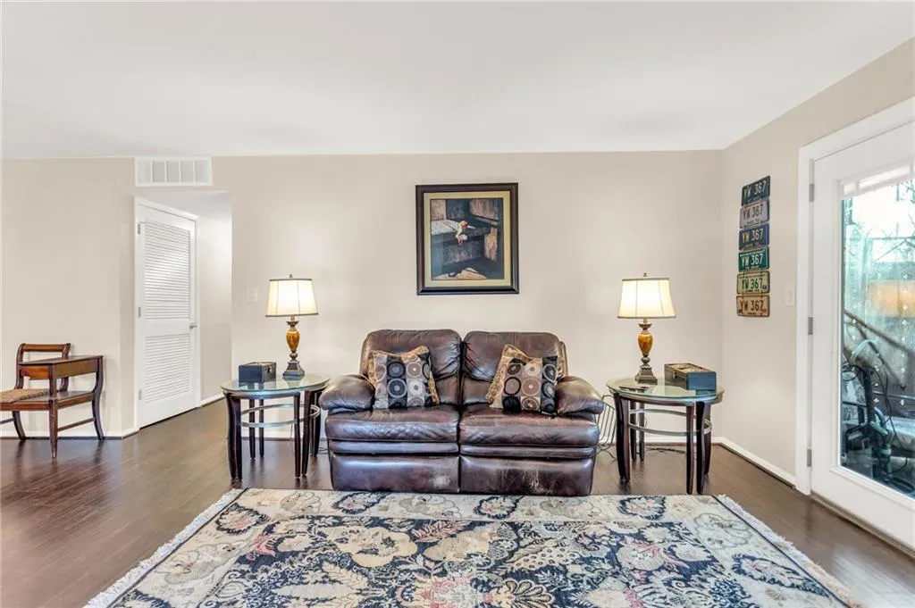 908 Woodcliff Drive, Sandy Springs, Georgia 30350, 2 Bedrooms Bedrooms, ,2 BathroomsBathrooms,Residential,Sold,908 Woodcliff Drive,7167950