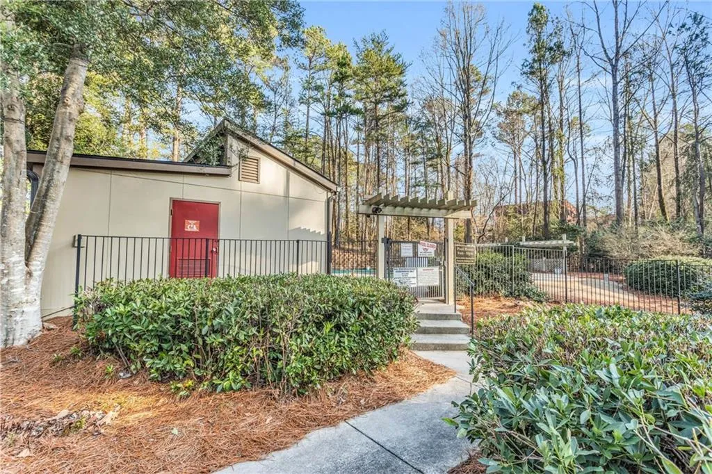 908 Woodcliff Drive, Sandy Springs, Georgia 30350, 2 Bedrooms Bedrooms, ,2 BathroomsBathrooms,Residential,Sold,908 Woodcliff Drive,7167950