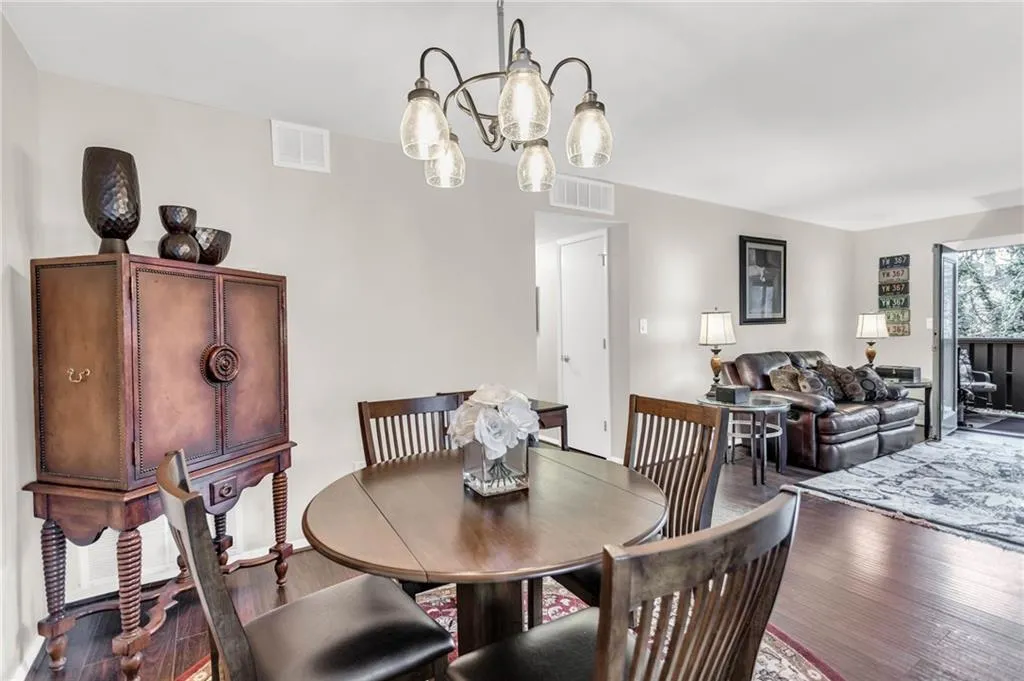 908 Woodcliff Drive, Sandy Springs, Georgia 30350, 2 Bedrooms Bedrooms, ,2 BathroomsBathrooms,Residential,Sold,908 Woodcliff Drive,7167950