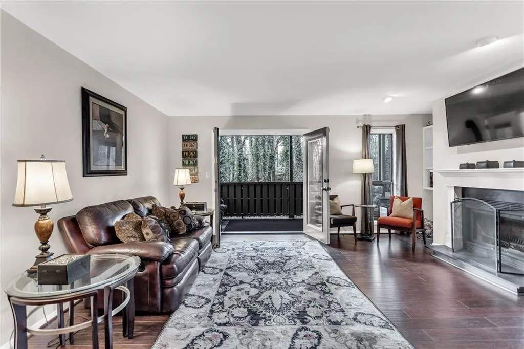 908 Woodcliff Drive, Sandy Springs, Georgia 30350, 2 Bedrooms Bedrooms, ,2 BathroomsBathrooms,Residential,Sold,908 Woodcliff Drive,7167950