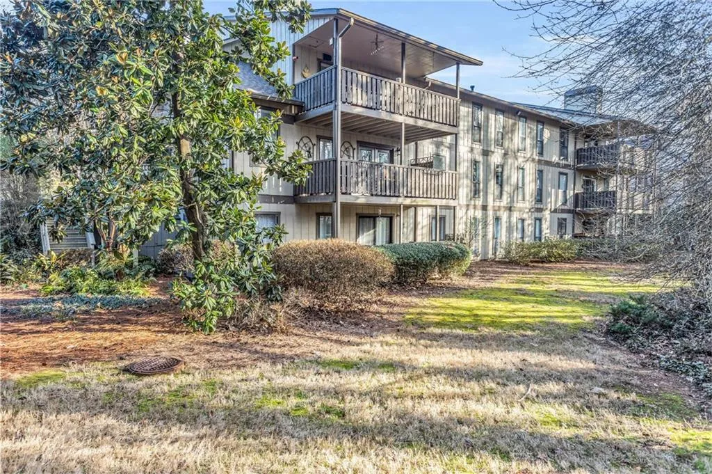 908 Woodcliff Drive, Sandy Springs, Georgia 30350, 2 Bedrooms Bedrooms, ,2 BathroomsBathrooms,Residential,Sold,908 Woodcliff Drive,7167950