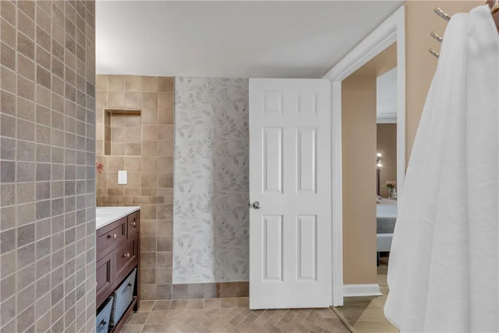 795 Hammond Drive Unit 1402, Atlanta, Georgia 30328, 1 Bedroom Bedrooms, ,1 BathroomBathrooms,Residential,For Sale,795 Hammond Drive Unit 1402,7727509