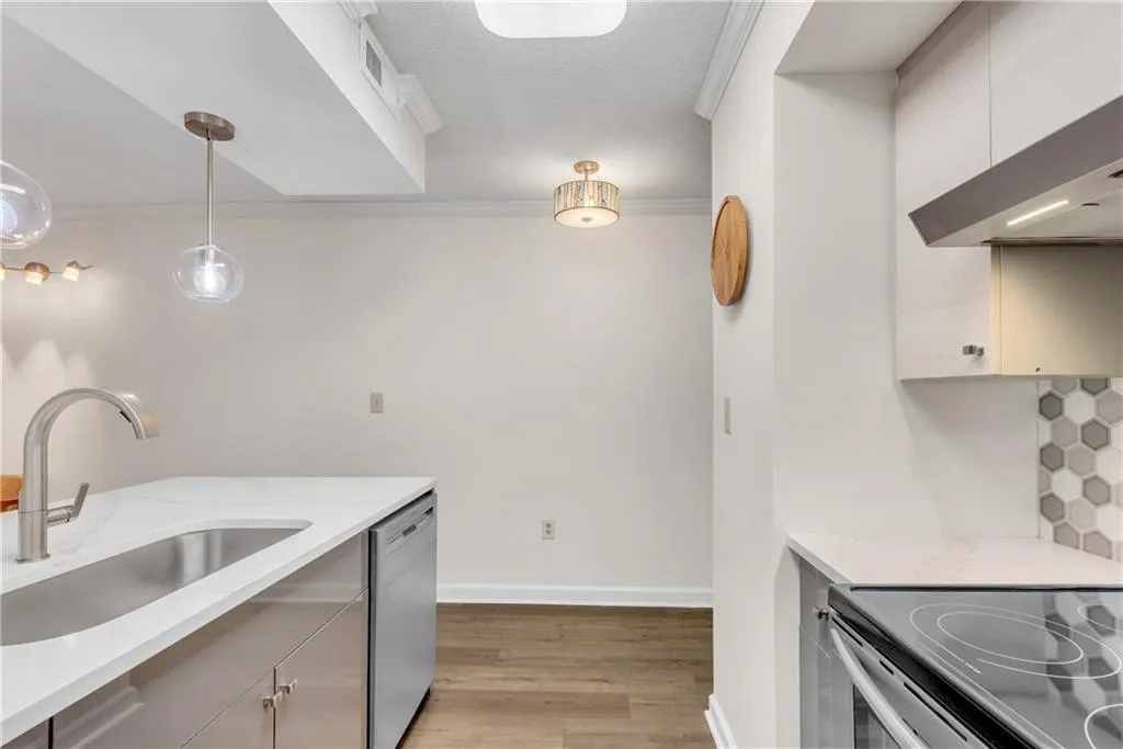 795 Hammond Drive Unit 1402, Atlanta, Georgia 30328, 1 Bedroom Bedrooms, ,1 BathroomBathrooms,Residential,For Sale,795 Hammond Drive Unit 1402,7727509